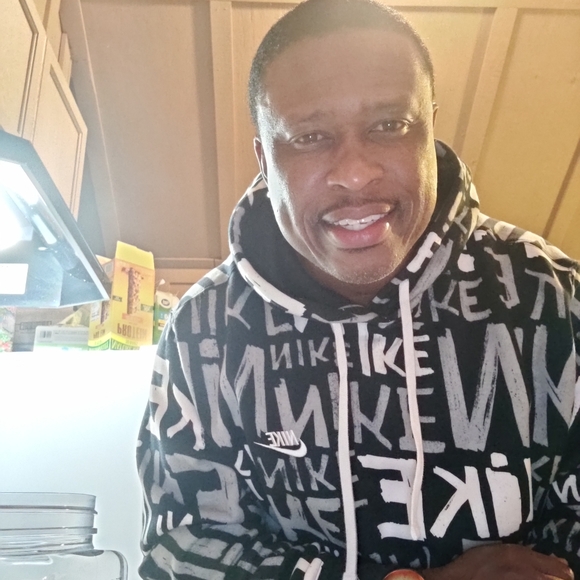 Meet the posher, Isaac - Picture 12 of 16